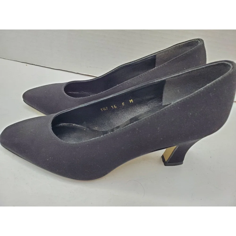 Bandolino Candy Womens Pump Dress Shoe Black Fabric &Leather 2-1/4 Heels Size 6M